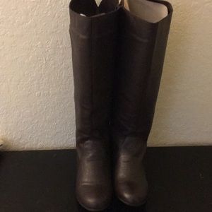 Brand New SZ 12M Brown zipper side boots